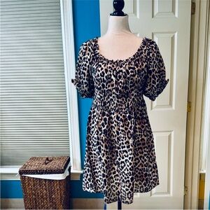 SALE🩷H&M Leopard Print Peasant Dress